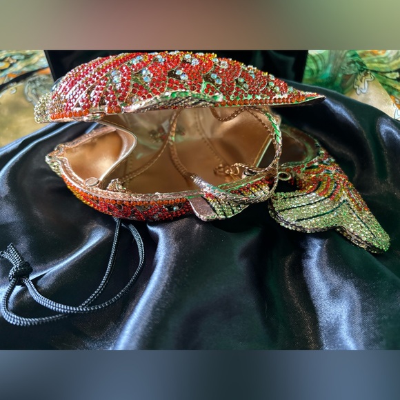 Fish rhinestone purse - Picture 2 of 4